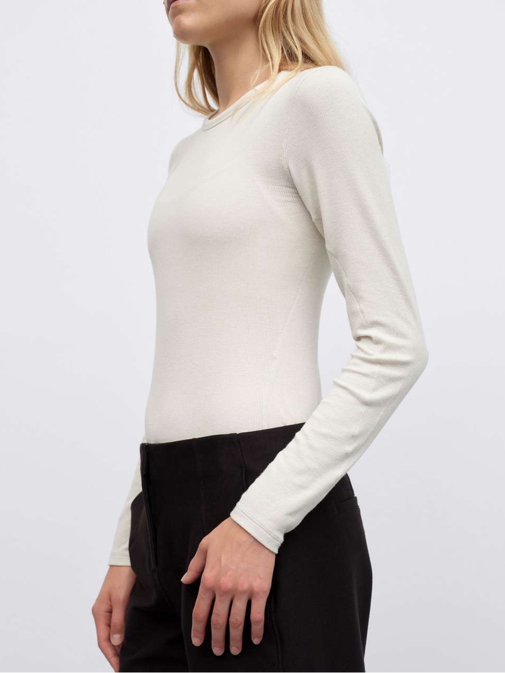 338. Lululemon Hold Tight Long-Sleeve Shirt
Bone size 10 NWT modal